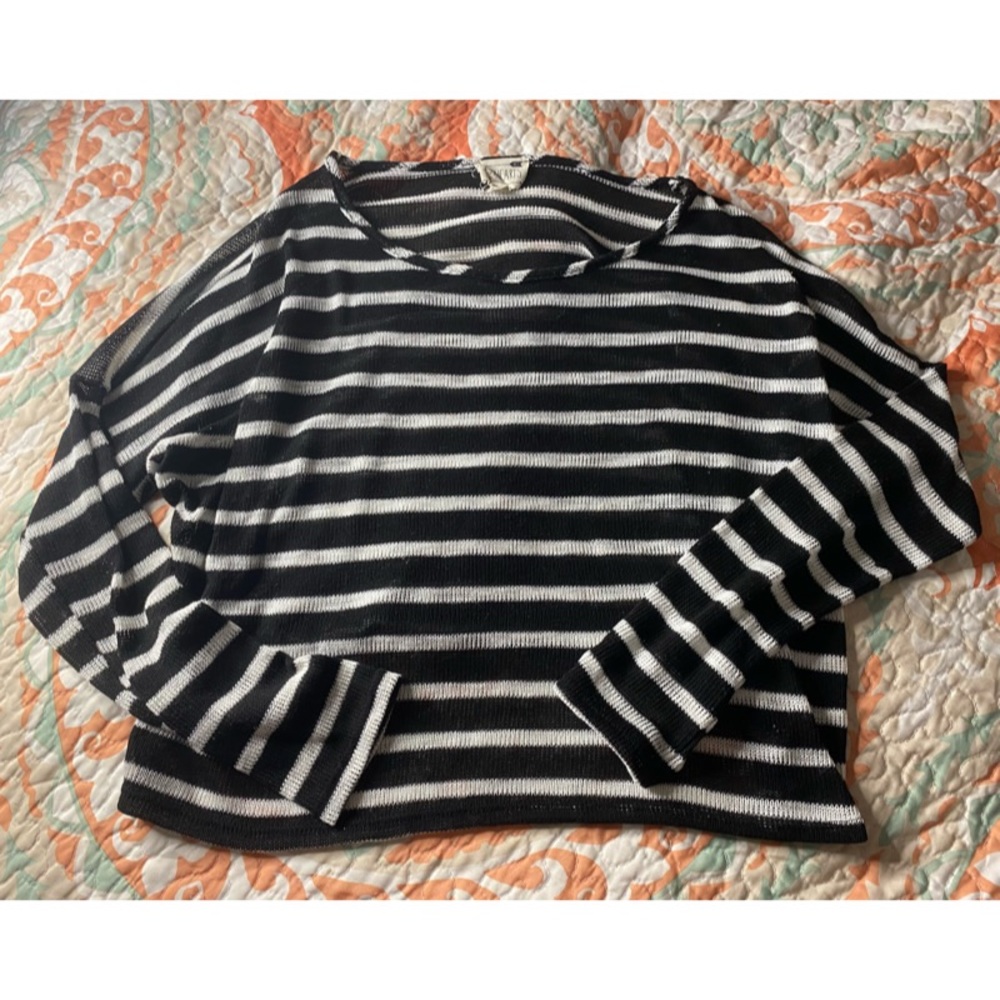 L.A hearts cropped sweater. Size M